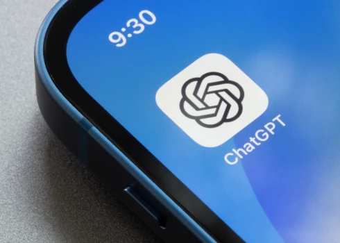 Tele2 призывает не скачивать ChatGPT из неизвестных источников.