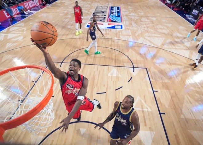 Jaunā formāta NBA Zvaigžņu spēlē uzvar ASV spīdekļi, Edvardss vērtīgākais spēlētājs