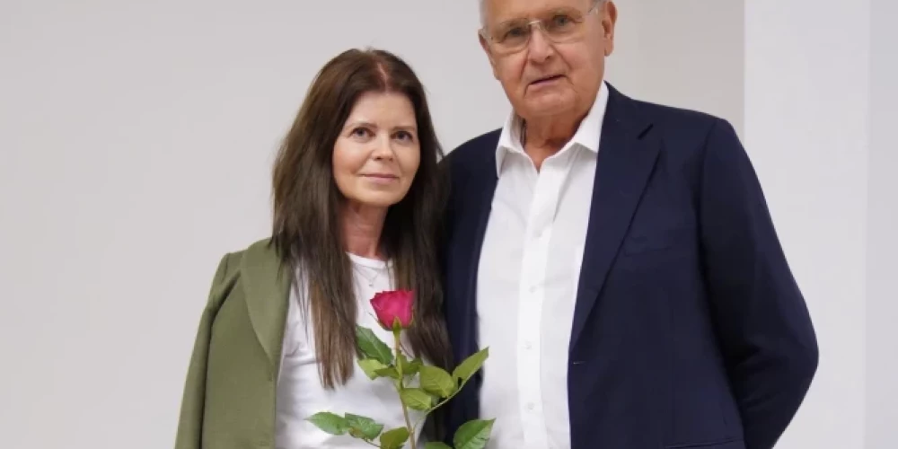 20 апреля 2023 года был один из редких случаев, когда Янис Юрканс вместе со своей женой Линдой вместе были в Риге.