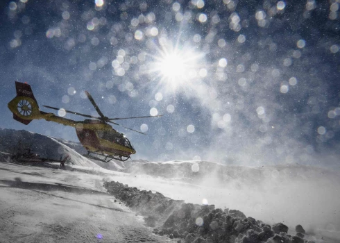  Pēc lavīnas Austrijas rietumos nedēļas nogalē gājuši bojā divi snovbordisti.