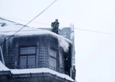 Rīgas pašvaldība  izplata svarīgu atgādinājumu namīpašniekiem par jumtu tīrīšanu