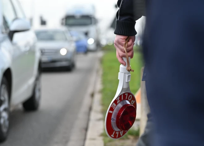 Lai ierobežotu nelegālo migrantu plūsmu, Vācija paziņo par robežkontroles pagarināšanu vēl uz sešiem mēnešiem