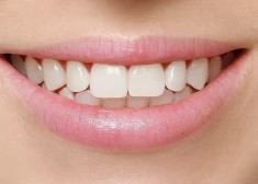 Vai tiešām zobi ir jātīra 2 minūtes katru rītu un vakaru? Skaidro zobu higiēniste Anda Mironova