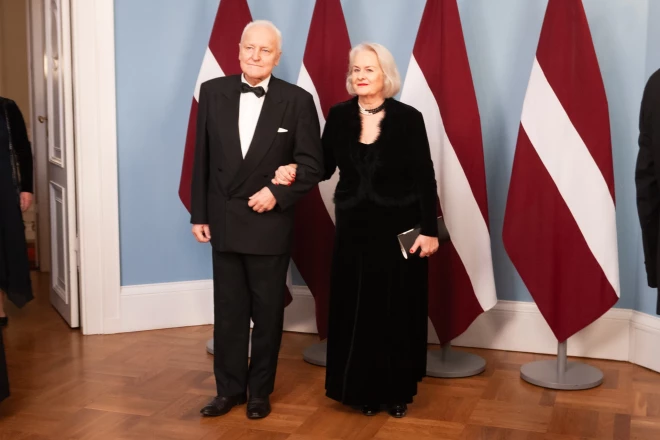 Pīku pāris 2024. gada 18. novembrī Latvijas Republikas proklamēšanas 106. gadadienā devās uz svinīgo pieņemšanu, ko Valsts prezidents Edgars Rinkēvičs tradicionāli rīkoja Rīgas pilī.