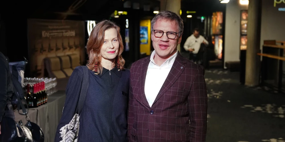 Rīgas domes deputāts un uzņēmējs Andris Ozols un miljonāra Ainara Gulbja atraitne Una Kārkliņa-Gulbe ilgu laiku nebija kopā manīti publiskos pasākumos, taču nu atkal kopīgi devušies baudīt kultūru.