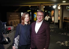 Rīgas domnieks Andris Ozols un miljonāra Ainara Gulbja atraitne Una Kārkliņa kopdzīvi sākt vēl nesteidzas