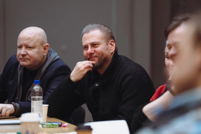 Aktieris piedalās topošajā Dailes teātra izrādē "Rīkojums Nr. 2", kam pirmizrāde gaidāma vasarā.