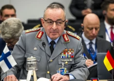 Vācijas un Lielbritānijas militārie līderi aicinājuši eiropiešus gatavoties Krievijas uzbrukumam