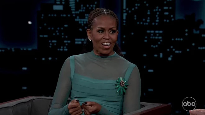 Tagad Mišelas Obamas auss staro kā “mirdzošs zvaigznājs”. 