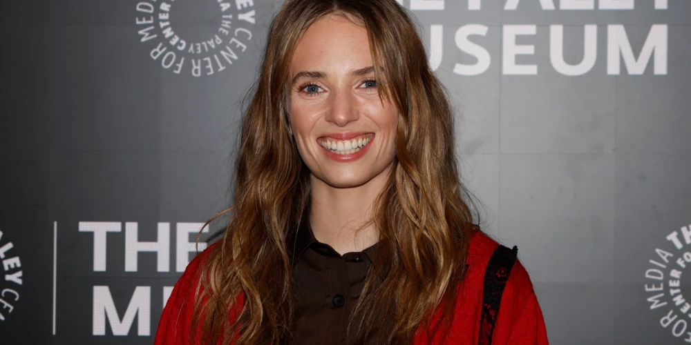 Maija Hauka seriāla “Stranger Things” noslēdzošās sezonas pirmizrādes vakarā Ņujorkā 2025. gada decembrī.