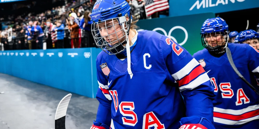 Milānā notikušajā pusfinālā ASV ar rezultātu 5:0 (1:0, 4:0, 0:0) uzvarēja Zviedrijas valstsvienību.