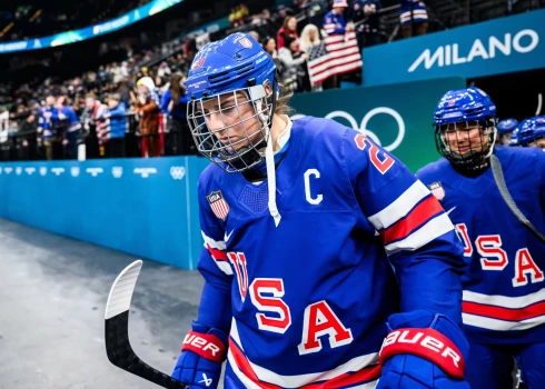 Milānā notikušajā pusfinālā ASV ar rezultātu 5:0 (1:0, 4:0, 0:0) uzvarēja Zviedrijas valstsvienību.