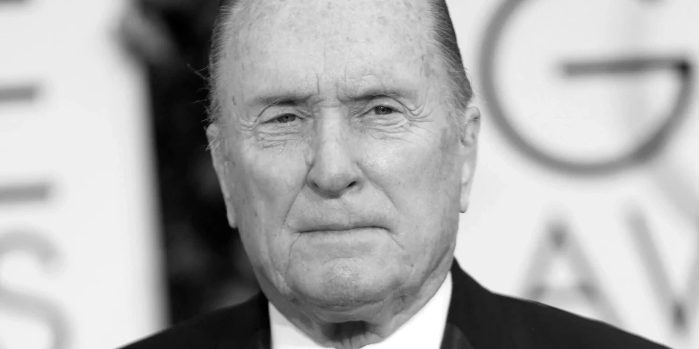 95 gadu vecumā mūžībā devies oskarotais Holivudas aktieris Roberts Duvāls (1931-2026).