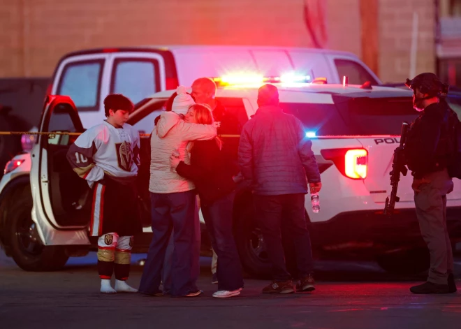 Apšaude hokeja spēles laikā ASV: miruši trīs cilvēki