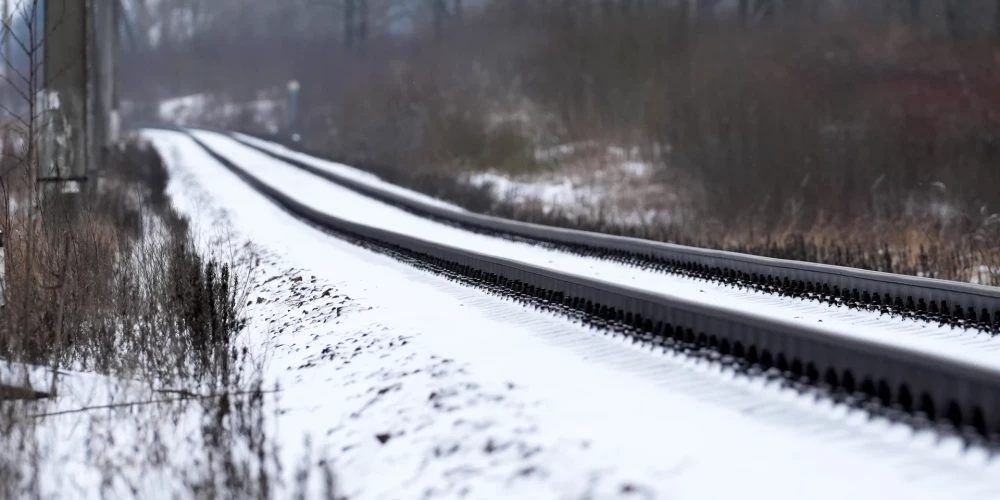 Otrdienas rītā kavēta vilcienu satiksme Tukuma līnijā.