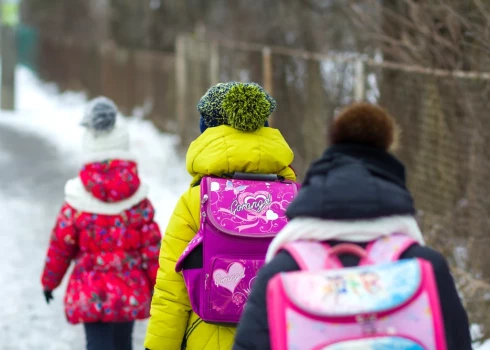 Policija brīdina par vardarbības eskalāciju skolās.
