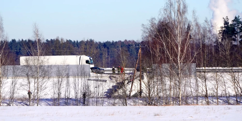 Avārija Ķekavas apvadceļa posmā starp Baložiem un Rīgas apvedceļu, kur notikusi deviņu automašīnu sadursme.