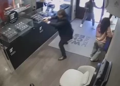 Par pulksteņu veikala laupīšanu Vecrīgā apsūdzēti trīs Serbijas pilsoņi