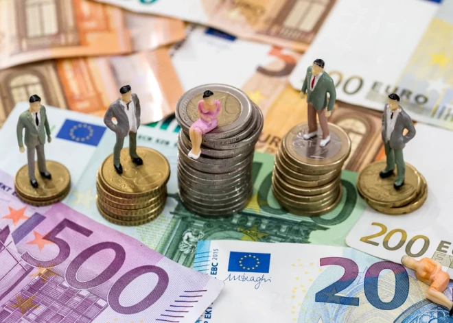 Средняя зарплата в Латвии снова всех опередила, но люди уже не верят в рост доходов