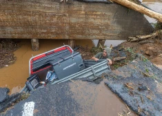 Наводнения захватывают дороги, дома остаются без света: Новая Зеландия переживает сильнейший удар непогоды