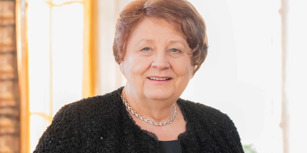 Sarunu ciklā “Latvija 2035” – saruna ar Laimdotu Straujumu. Viņa bija Ministru prezidente no 2014. līdz 2016. gadam un zemkopības ministre no 2011. līdz 2014. gadam.