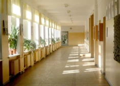 Ūdensvada avārijas dēļ otrdien pārtrauktas mācības Rīgas Jāņa Šteinhauera vidusskolā