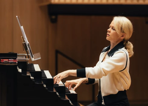 Iveta Apkalna koncertzālē "Latvija" atvērs savu jaunāko albumu.