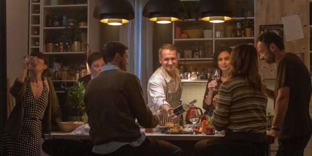 Publicitātes foto. Kadrs no filmas "Perfektie".