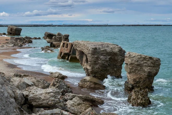 Остатки бункеров.