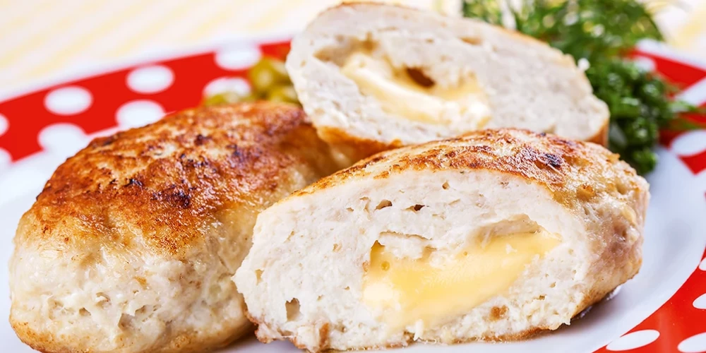 Kotletes ar svaigo sieru