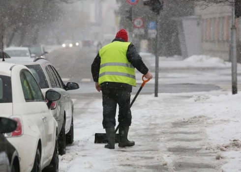 Дворник - человек государственного значения.