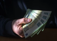 Минфин сообщил жителям Латвии, что их ждет хорошая прибавка к зарплатам. Но есть и плохие новости