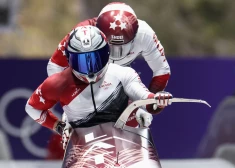 Vai notiks brīnums? Jēkaba Kalendas bobsleja divnieks pirms pēdējā brauciena ieņem dalītu septīto vietu