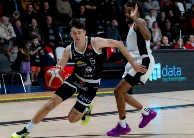 Valmieras basketbolisti sagādā rekordsmagu zaudējumu čempionei "VEF Rīga"