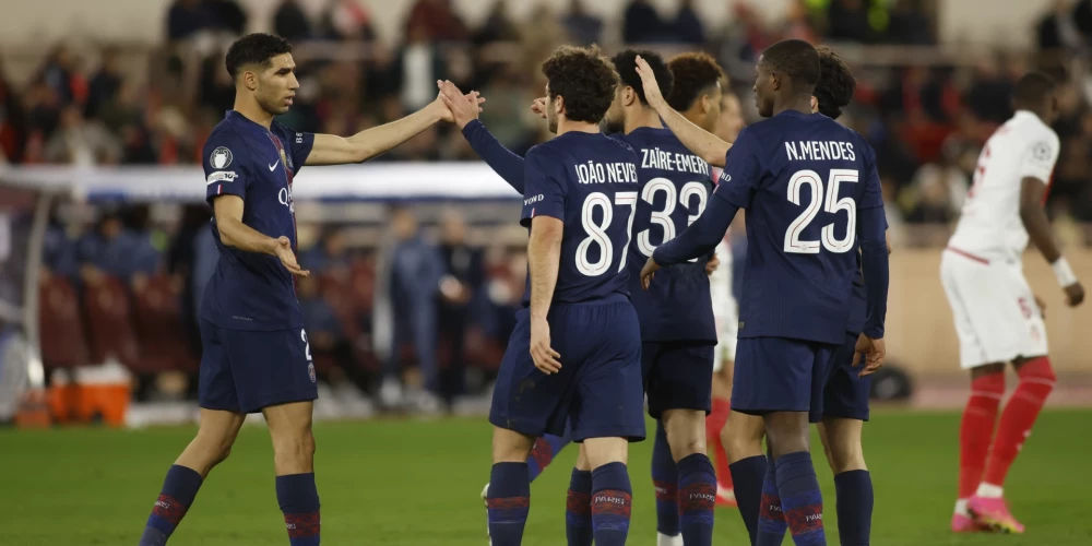 Pēc 0:2 jau 18. minūtē parīzieši guva trīs vārtus un uzvarēja