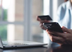 Latvijas iedzīvotājiem izkrāpti miljoni: policija pēdējo divu gadu laikā aizturējusi vairāk  nekā 200 telefonkrāpniekus