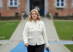 "Tā kā mājās neesmu bieži, gribas būt mīļai un iejūtīgai," - Evika Siliņa sniedz ieskatu savā ģimenes dzīvē