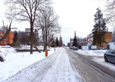 Salaspils novada pašvaldība brīdina: ielu tīrīšanu apgrūtina ielu malās atstātie auto