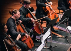 Ar jaunu programmu Rīgas Kongresu namā uzstāsies čellu ansamblis "Dream Team"