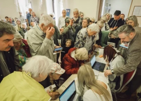 Iedzīvotāji visā Latvijā aktīvi interesējas par OIK atgūšanu.