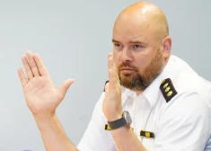 1728 евро до вычета налогов, а что еще? Глава VUGD раскрыл, как работают и сколько получают пожарные в Латвии