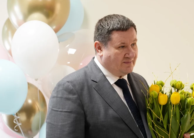 Lems par vēl vienu amatu Ogres mēra krēslu atstājušajam Helmanim