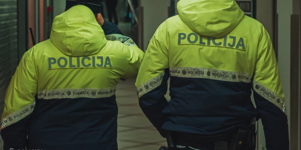 Aizturēts jau iepriekš sodīts garnadzis par kabatzādzību Stacijas laukumā. 