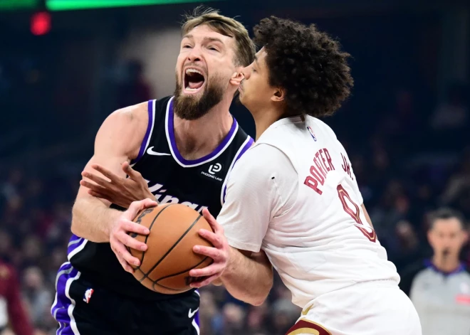 Domantam Sabonim priekšlaicīgi noslēgusies NBA sezona; "Kings" zaudējuši arī vēl vienu līderi