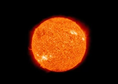 Saules uzliesmojumi un to sekas: 19. februārī Zemi sasniegs spēcīga, veselībai bīstama magnētiskā vētra