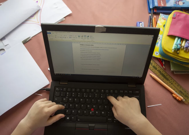 Saeima lemj pakāpeniski ierobežot tālmācību