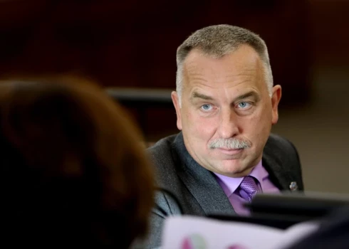 Ainārs Mežulis ar iesniegumu par Smiltenes novada domes deputāta pilnvaru izbeigšanu pirms termiņa pašvaldībā vērsās 16. februārī. 