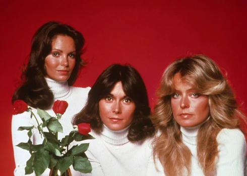 Top jauna versija 70. gadu spiegu seriālam.