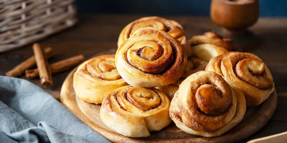 Mājās ceptas kanēļmaizītes