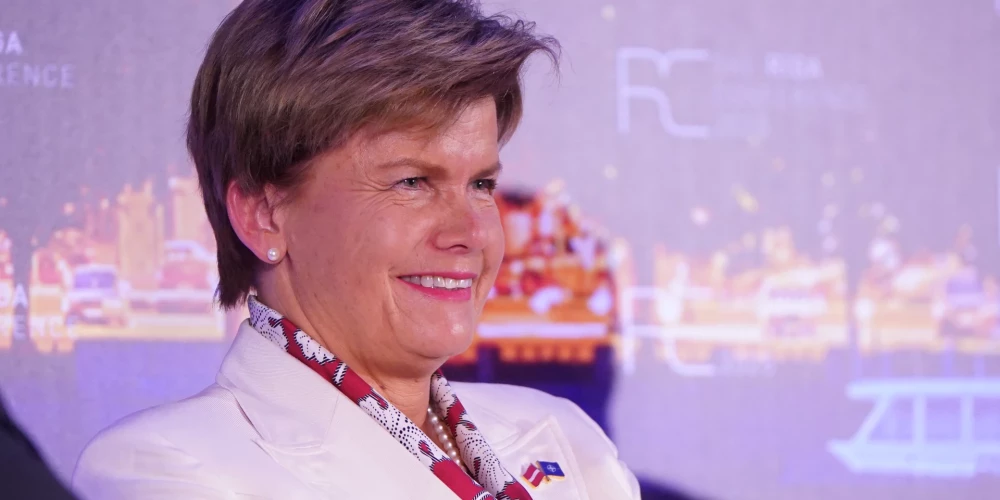 Baibas Bražes vadītā Ārlietu ministrija no visām pasaules reliģijām izvēlējusies sekot vienīgi musulmaņu kalendāram un visus muhamedāņus apsveikusi ar svētā Ramadāna mēneša iestāšanos, kristiešus, budistus un dievturus atstājot ar garu degunu.